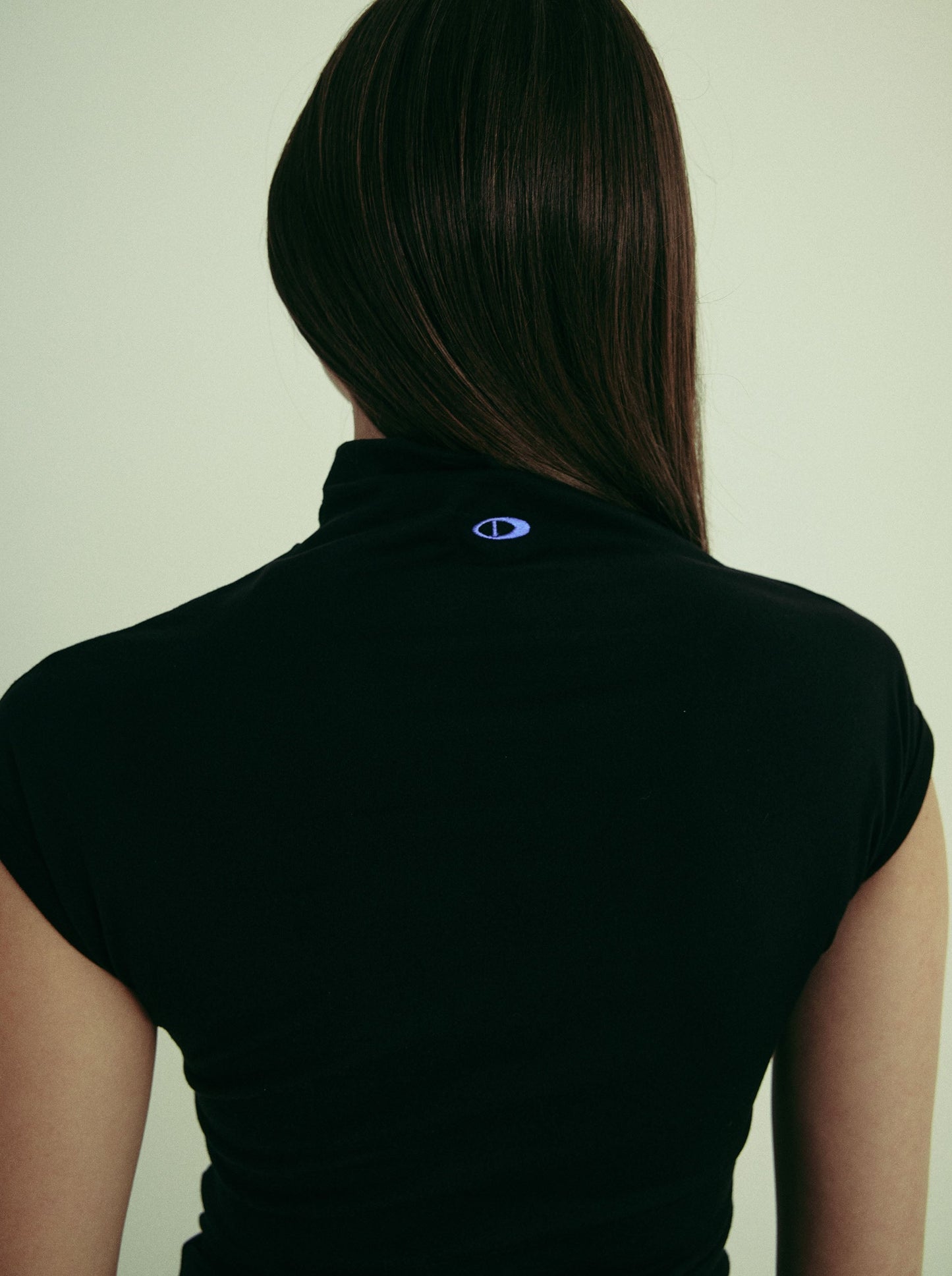 ANGIE reversible mockneck top - onyx