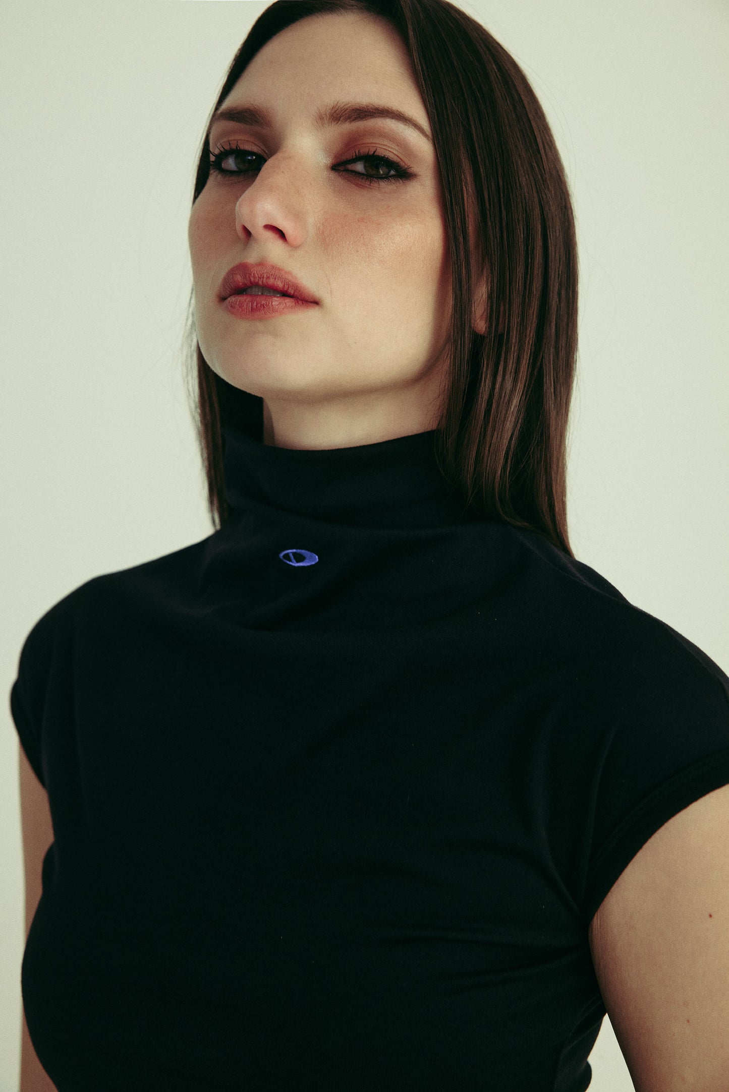 ANGIE reversible mockneck top - onyx