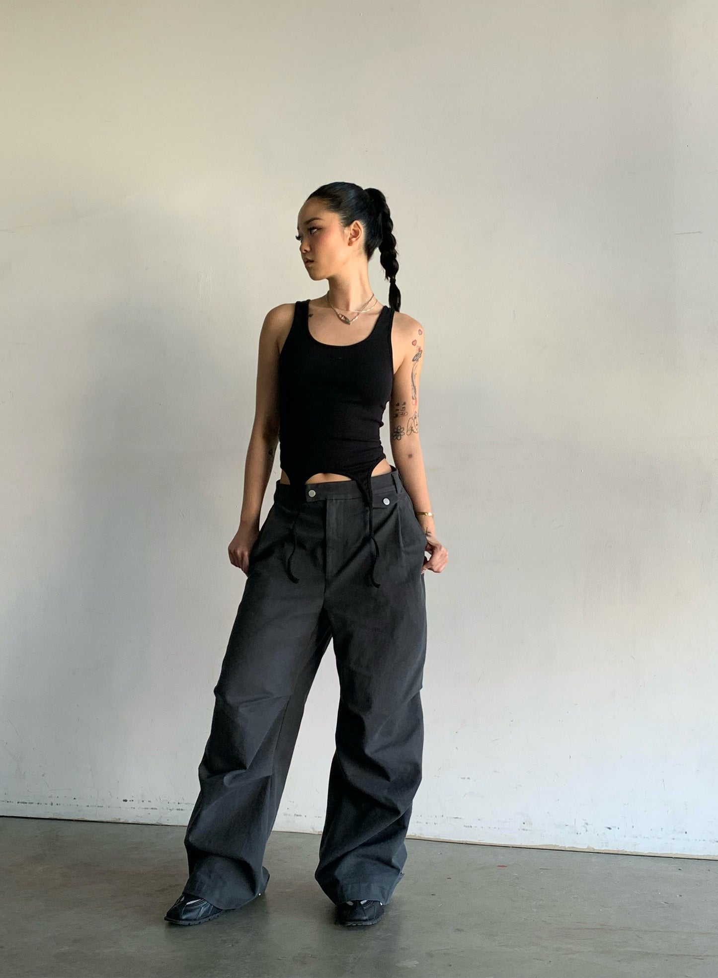 BEEKEI pant - charcoal