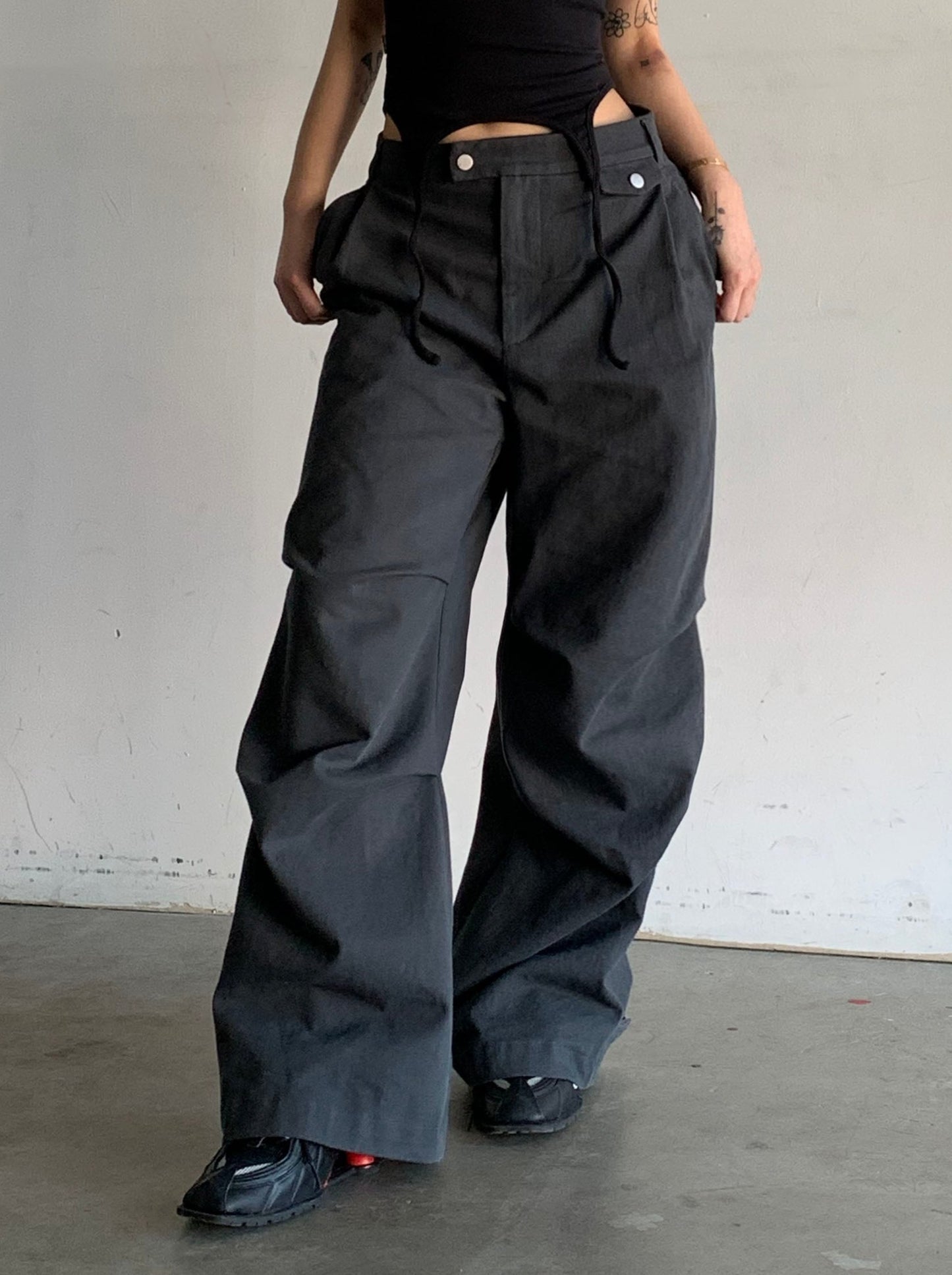 BEEKEI pant - charcoal