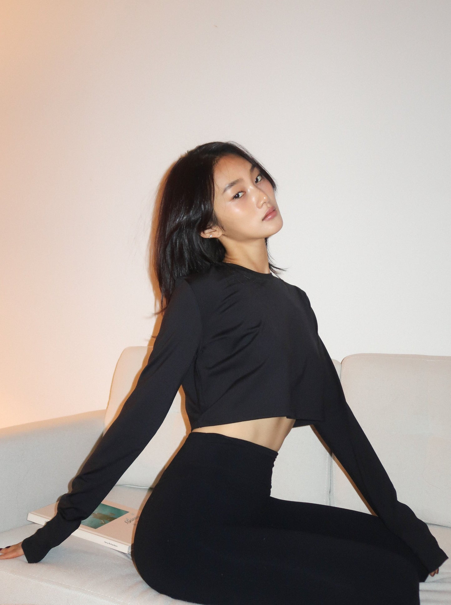 VIDA long sleeve cropped t-shirt - black