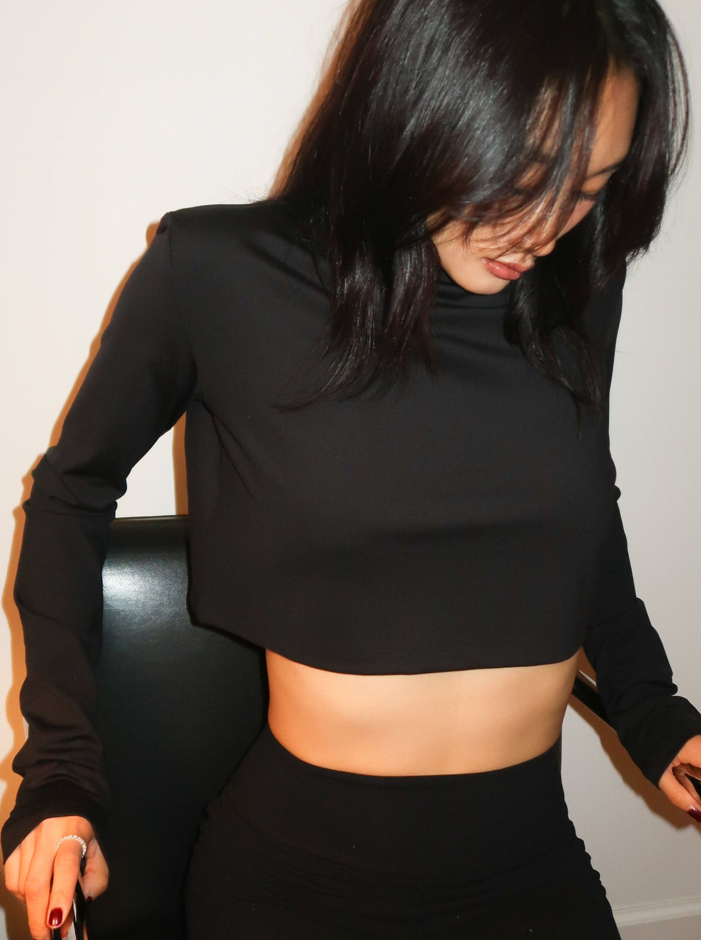 VIDA long sleeve cropped t-shirt - black