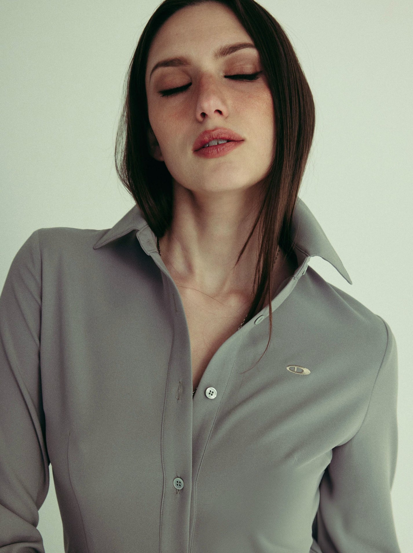*sample sale* NICOLA shirt - ice grey - uniform person