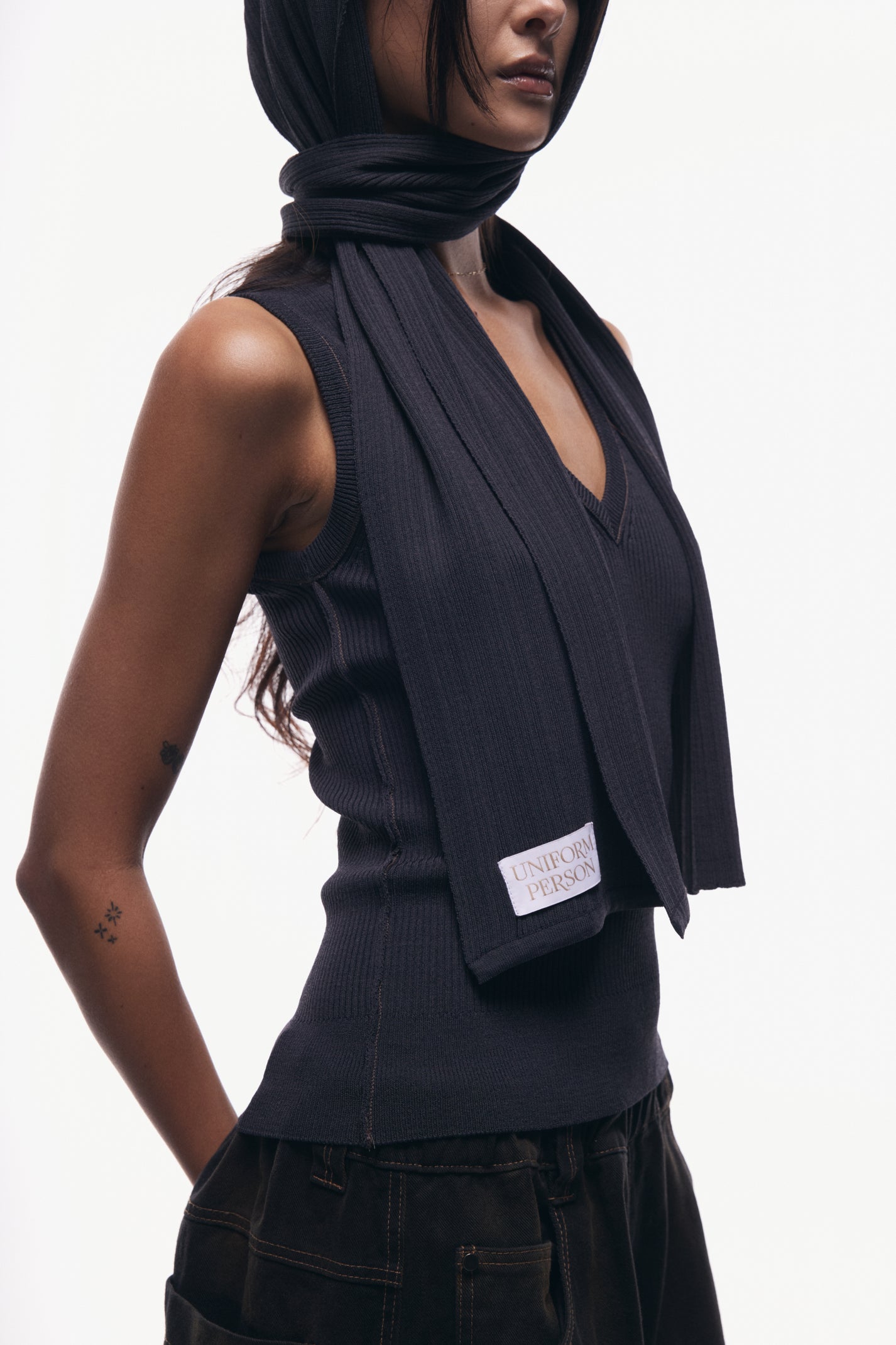 TURI scarf - storm - uniform person