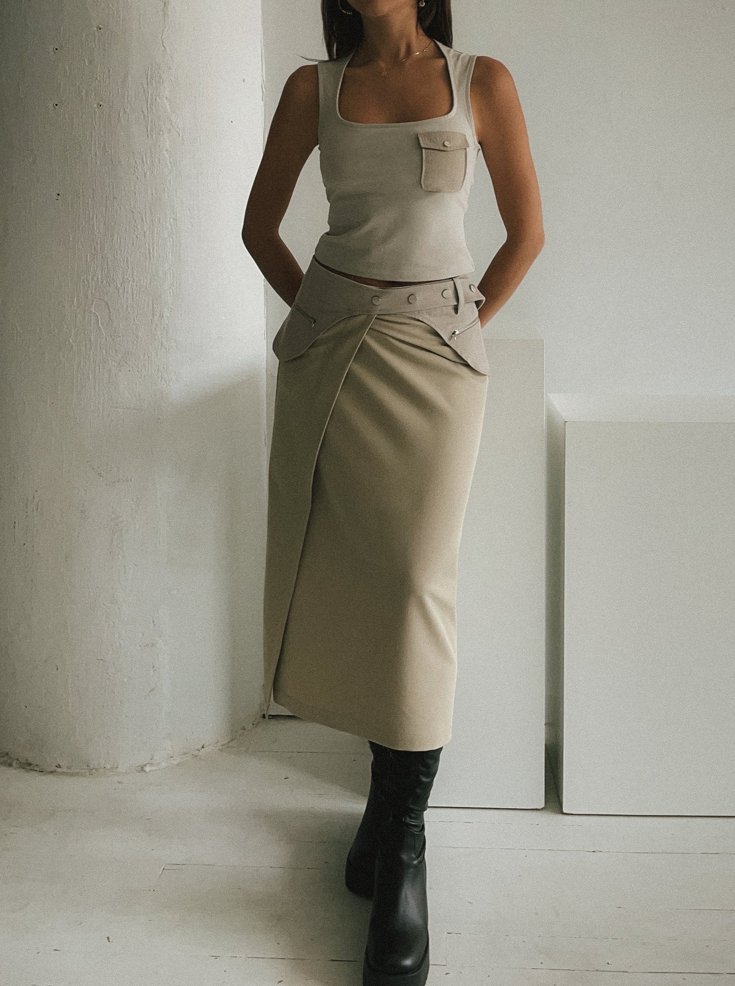BESA top - sand