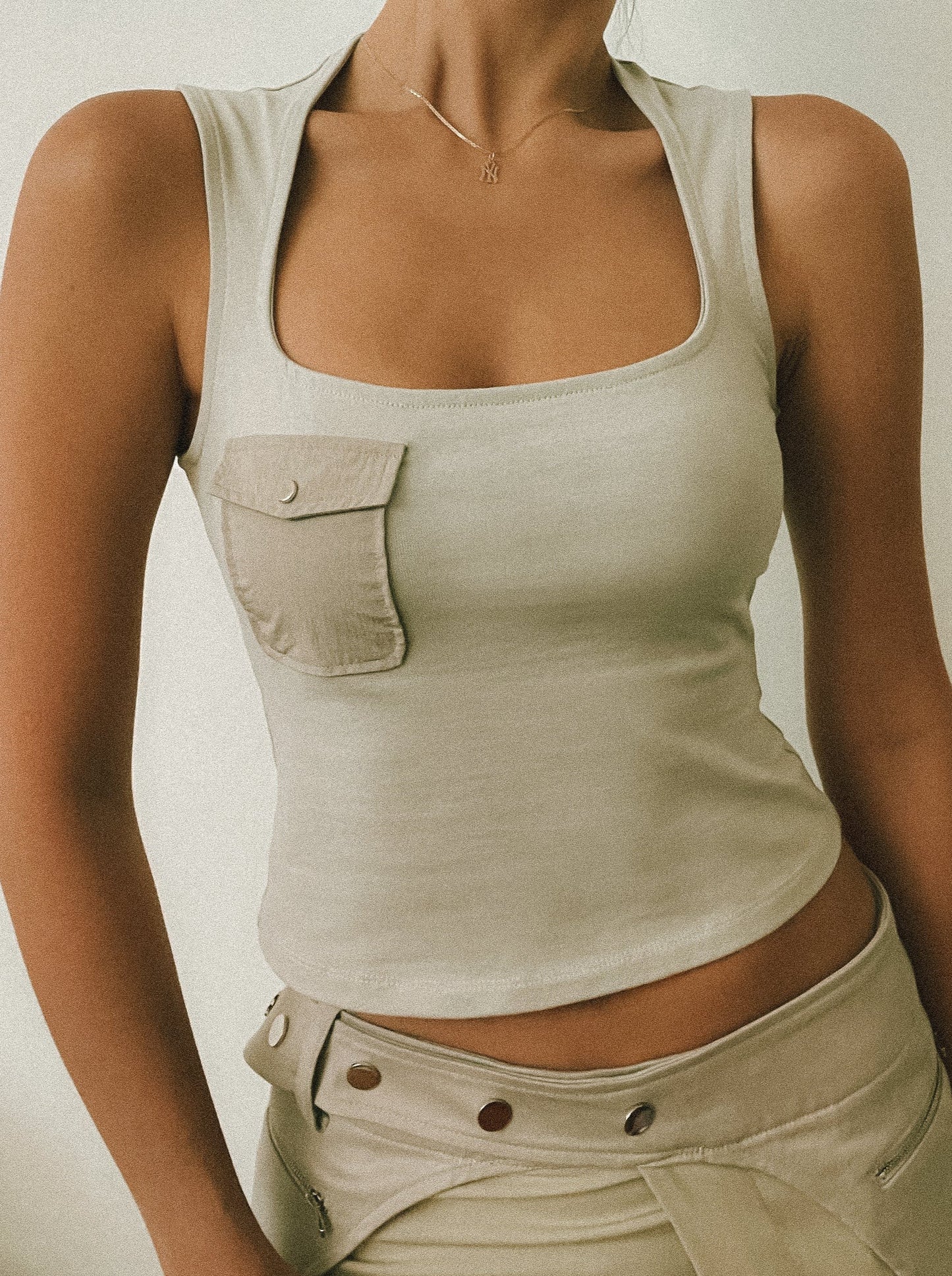 BESA top - sand