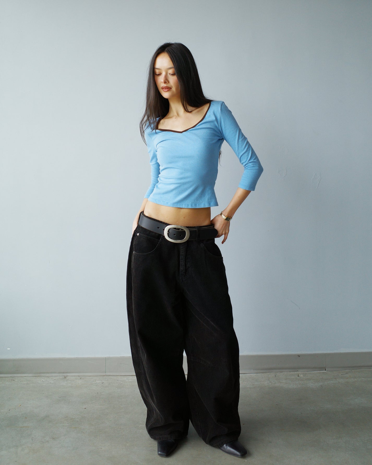 HINA corduroy pants - Patina Black - uniform person